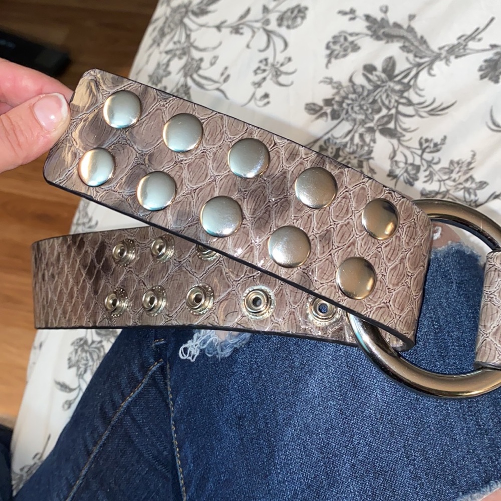 GUESS Belt - Picture 2 of 6